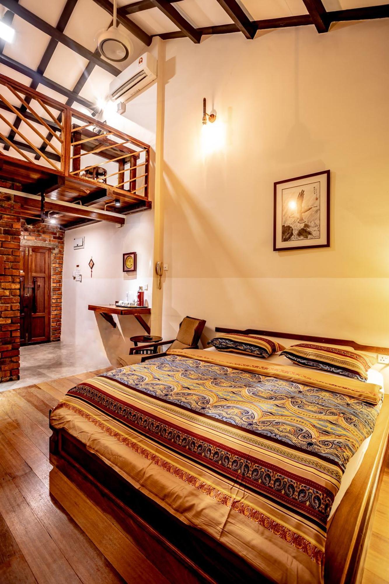 Palm Boutique Hotel 3*